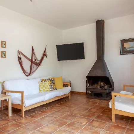 Lets Holidays Beautiful House In Tossa Casa de Férias *