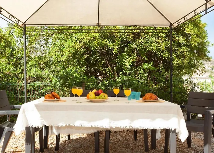 Lets Holidays Beautiful House In Tossa Holiday home *