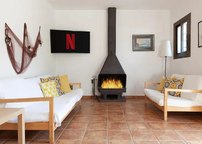 Lets Holidays Beautiful House In Tossa Holiday home Tossa de Mar