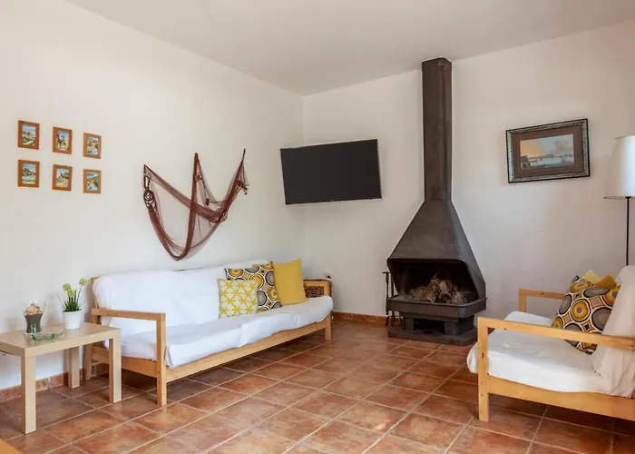 Lets Holidays Beautiful House In Tossa Holiday home *